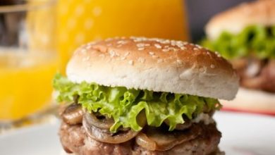 Фото - Гамбургеры с голубым сыром и грибами