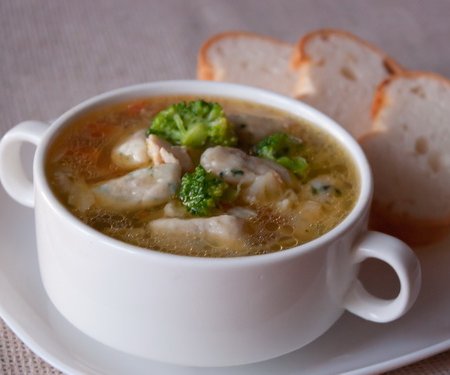Фото - Капустный суп с курицей и клецками