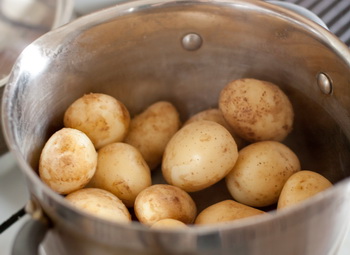 Пикантный запеченный картофель