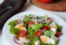 Фото - Салат из моцареллы, томатов и перепелиных яиц
